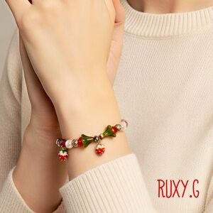 Green and Red Women's 🍓 Bracelet